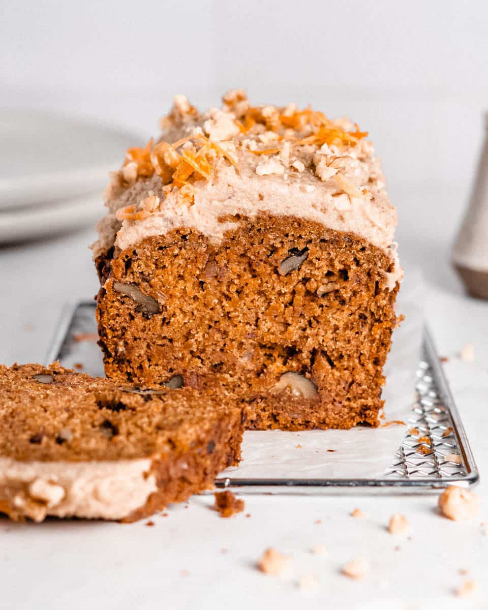 Dates & carrot cake (2Pcs)